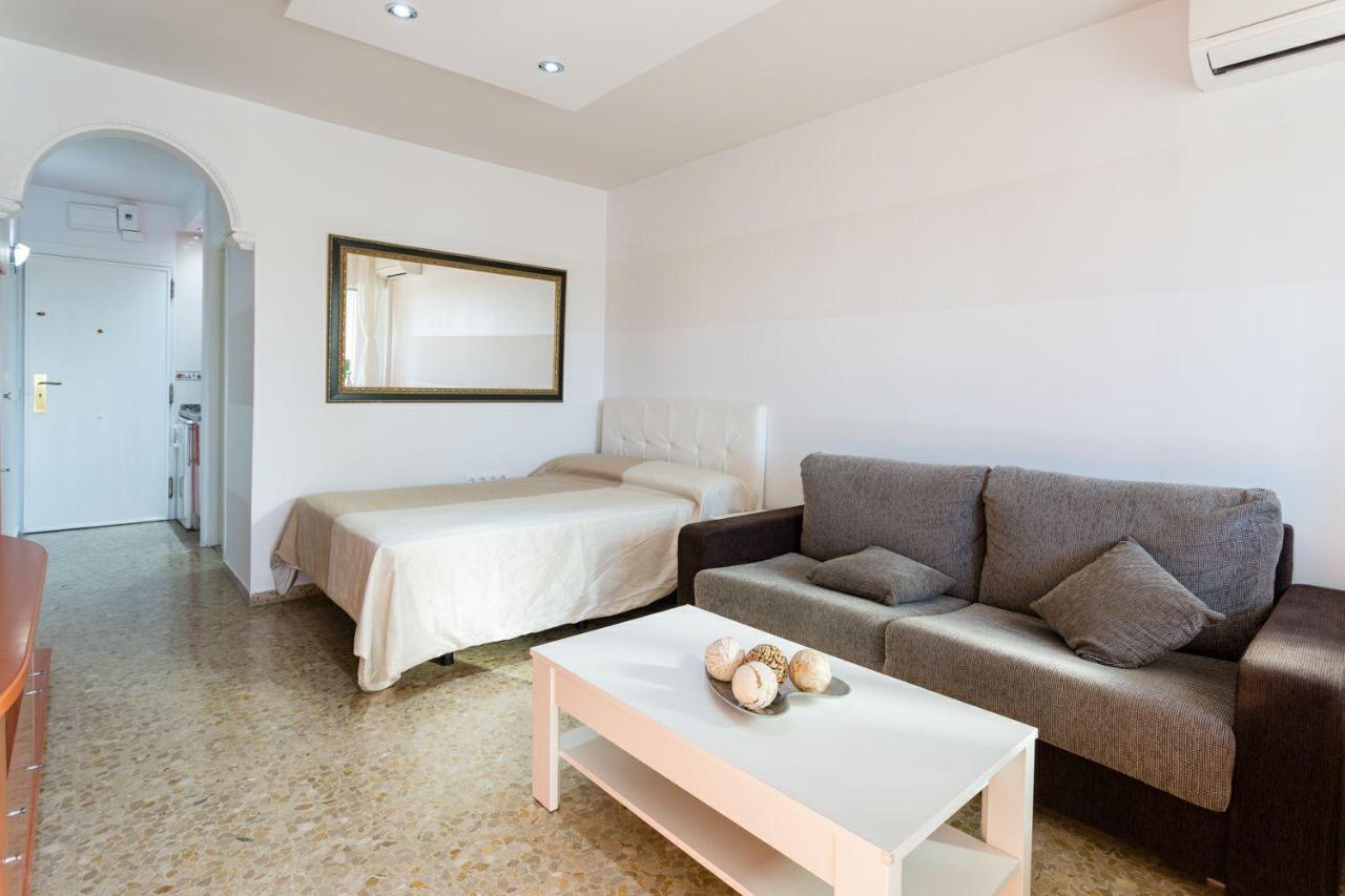 Love Centre Torremolinos Eksteriør billede